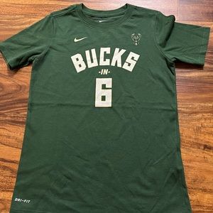 Bucks🦌🏀Nike shirt size S